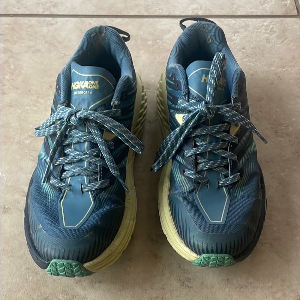 Hoka One One women’s Speedgoat 4 - Blue with Sea Spray Accents